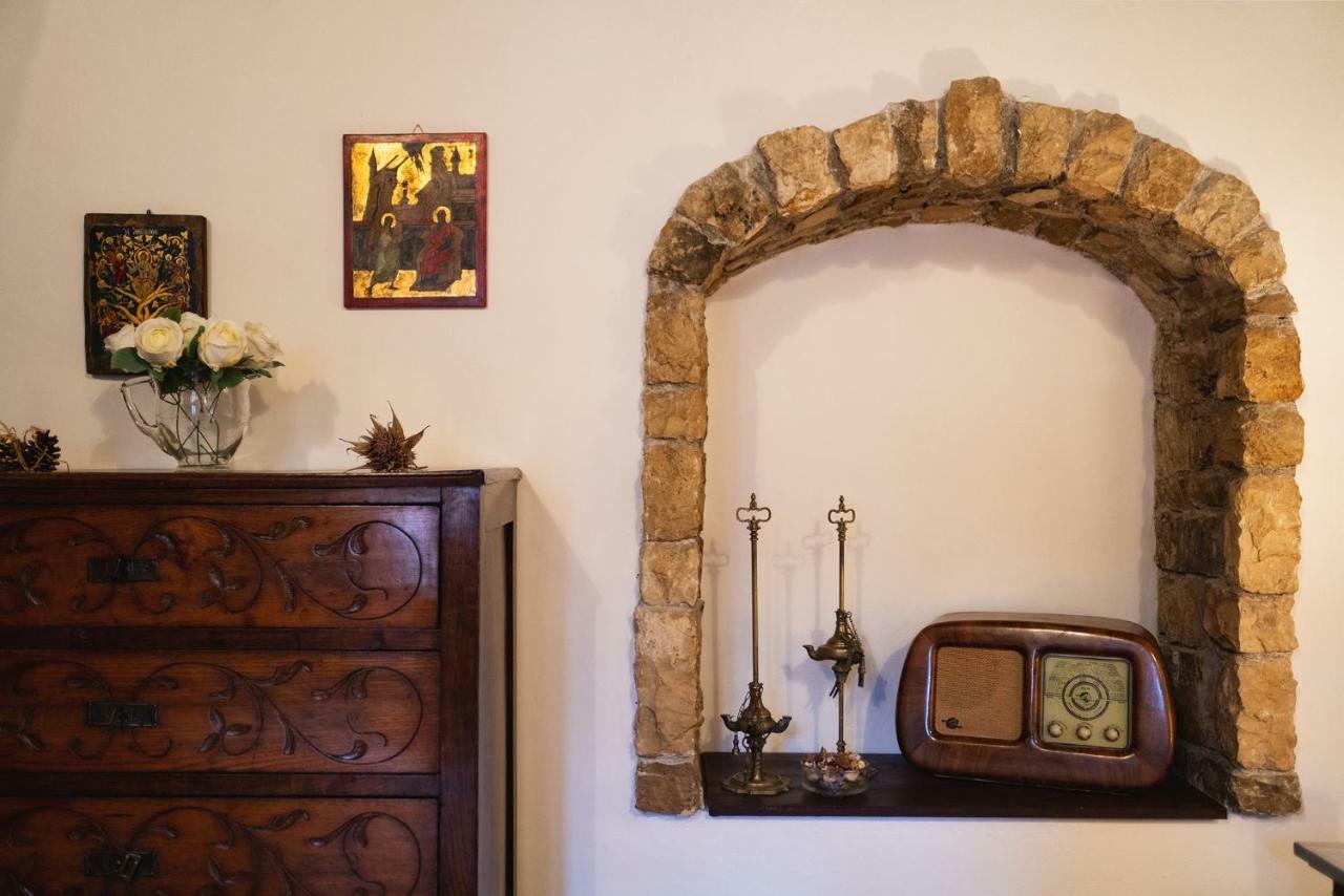 Aurora Medieval House Sermoneta Eksteriør bilde