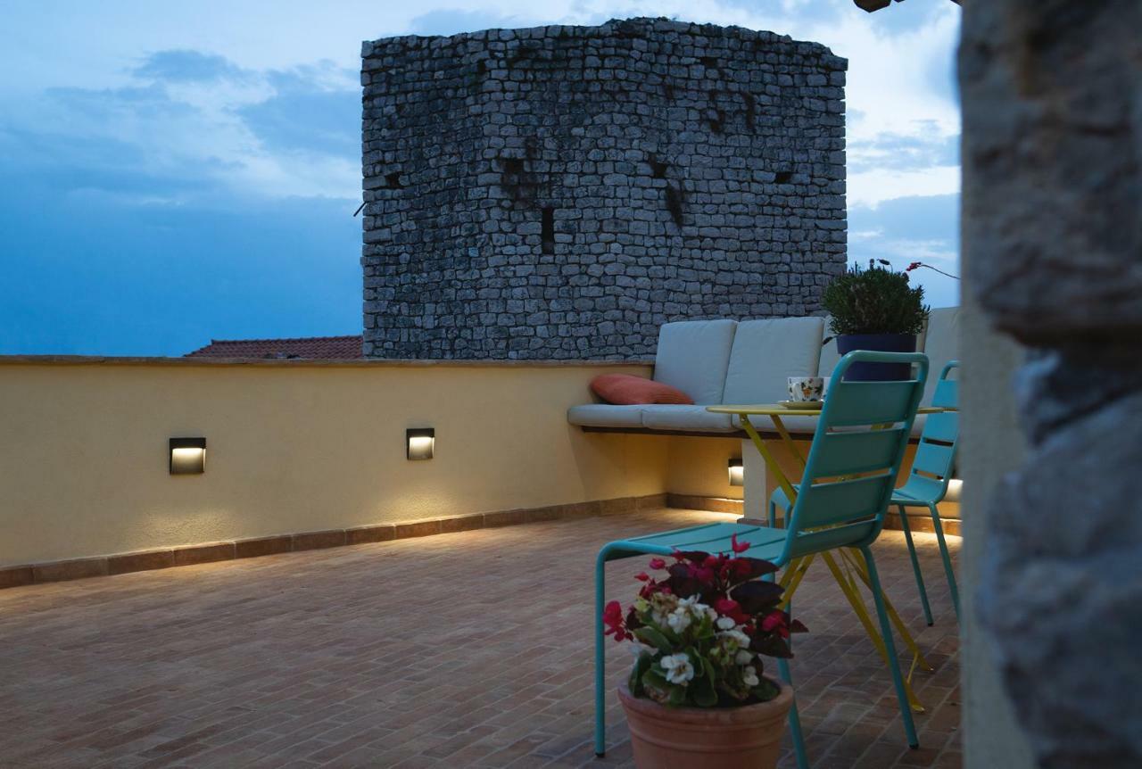 Aurora Medieval House Sermoneta Eksteriør bilde
