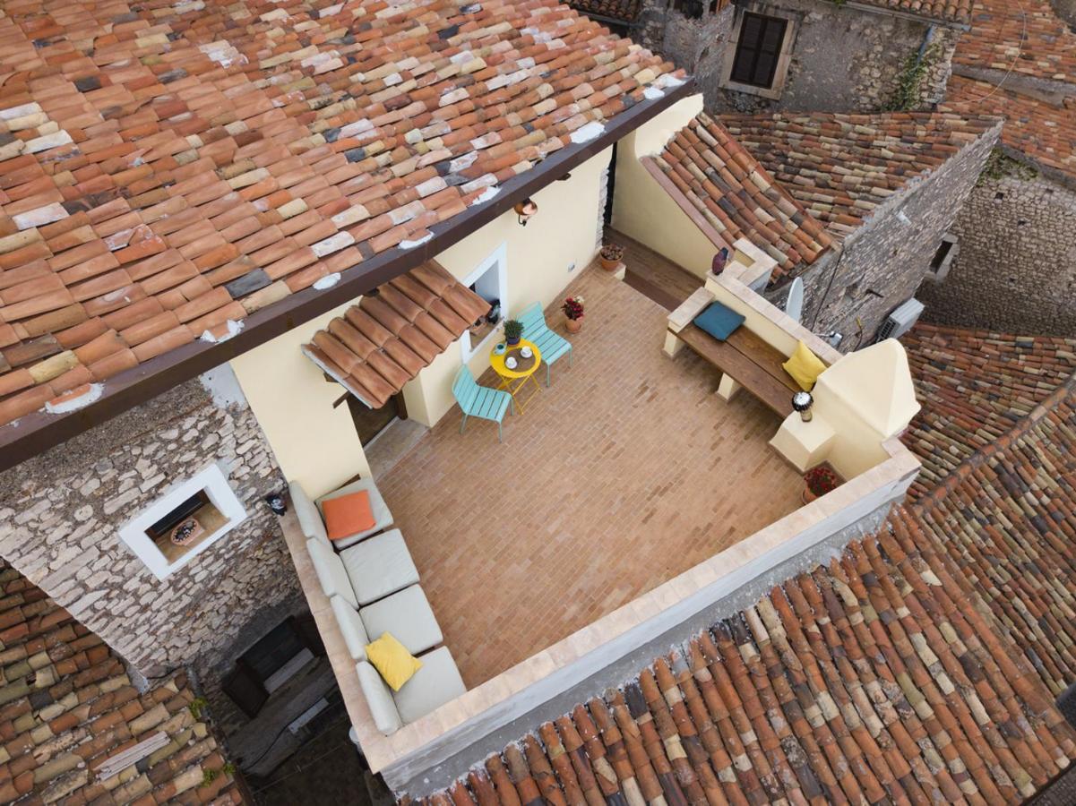 Aurora Medieval House Sermoneta Eksteriør bilde